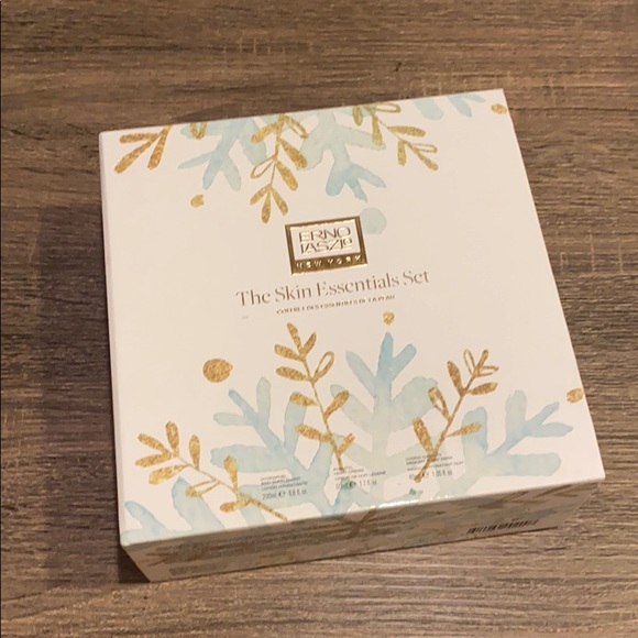 Erno Laszlo | Other | Erno Laszlo The Skin Essential Set | Poshmark